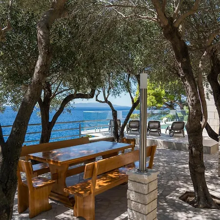 Villa Seafront Toma With Heated Pool *